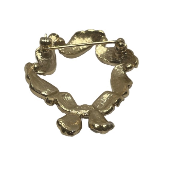 Vintage Monet Christmas Wreath Brooch. - Picture 2 of 2